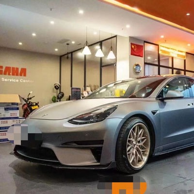 Vendiamo il kit di body upgrade per la Tesla Model 3 con spoiler del paraurti anteriore e posteriore in stile robot