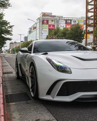 Ferrari F12 Carrozzeria in fibra di carbonio Kit F12 Novitec N-largo stile anteriore e posteriore arco del paraurti F12 spoiler del diffusore del labbro anteriore