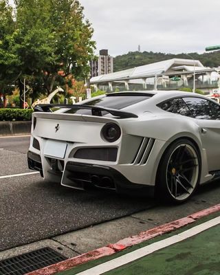 Ferrari F12 Carrozzeria in fibra di carbonio Kit F12 Novitec N-largo stile anteriore e posteriore arco del paraurti F12 spoiler del diffusore del labbro anteriore