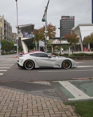 Ferrari F12 Carrozzeria in fibra di carbonio Kit F12 Novitec N-largo stile anteriore e posteriore arco del paraurti F12 spoiler del diffusore del labbro anteriore