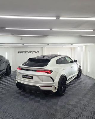 Lamborghini Urus Corpo in fibra di carbonio Kit URUS 1016 stile fibra di carbonio diffusore della bocca anteriore spoiler cappuccio arco della ruota