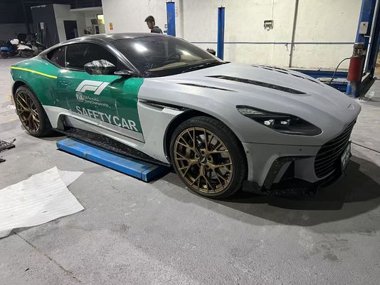 Aston Martin DB11 Carbon Fiber Body Kit DB11 stile mansory anteriore e posteriore coppiere gonna laterale parafango spoiler cappuccio