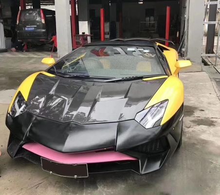 Copertina in fibra di carbonio di alta qualità Aventador Copertina per macchine in fibra di carbonio LP700 Copertina per botole del motore LP720