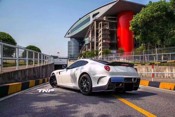 Per Ferrari 599 Body Kit 599 VORS Upgraded Style Frontale e posteriore Paraurti Side Skirt Spoiler Carbon Fiber Body Kit