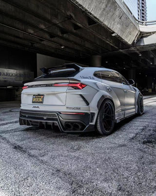LB Style Wide-body Kit per Lamborghini URUS Carbon Fiber Body Kit Urus Carbon Fiber Front Lip Diffuser