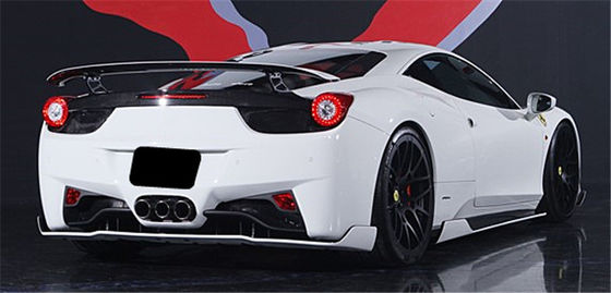Per la Ferrari 458 Carrozzeria in fibra di carbonio