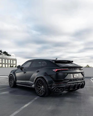 Corpo di Lamborghini nero URUS 1016 Hood Spoiler Wide Body Kit