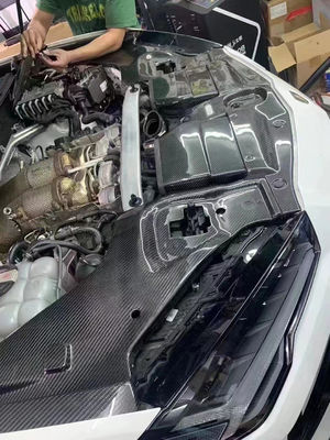 Sostituire il kit di carrozzeria Lamborghini URUS Dry Carbon Fiber Engine Liner Shield