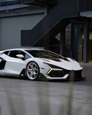 Lamborghini Revuelto Custom Body Kits Fibra di carbonio DUKE Style Custom Front Diffuser