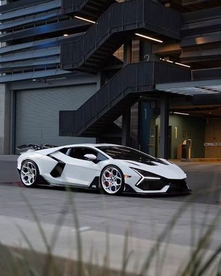 Lamborghini Revuelto Custom Body Kits Fibra di carbonio DUKE Style Custom Front Diffuser