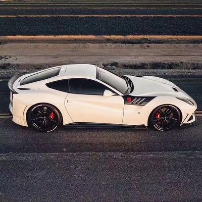 Per la Ferrari F12 Kit corpo in fibra di carbonio F12 aggiorna gli spoiler del paraurti anteriore e posteriore in stile SVR con paraurti del cofano