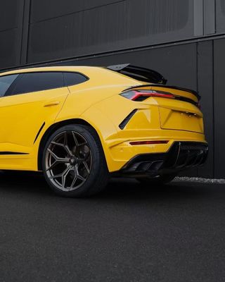 Giallo Lamborghini Urus Body Kit Fibra di carbonio Labbro anteriore Luxury Car Diffuser Widebody Kit