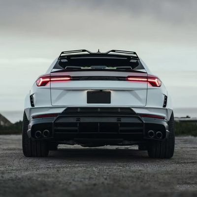 RT Kit di carrozzeria a carbonio per SUV URUS Lamborghini Kit di carrozzeria a larghezza di ruota con diffusore della bocca anteriore