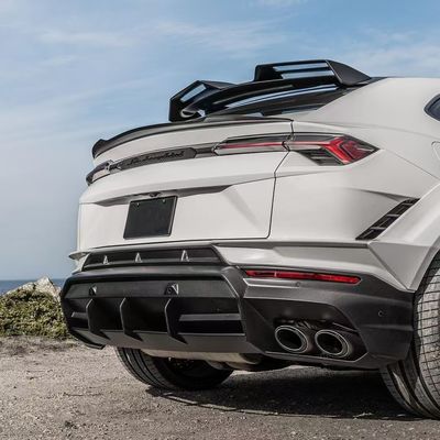RT Kit di carrozzeria a carbonio per SUV URUS Lamborghini Kit di carrozzeria a larghezza di ruota con diffusore della bocca anteriore