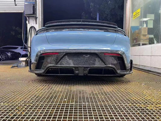 Ricambi auto per Porsche Taycan Kit corpo in fibra di carbonio Taycan aggiornamenti stile MSY Kit corpo a sfera frontale diffusore spoiler