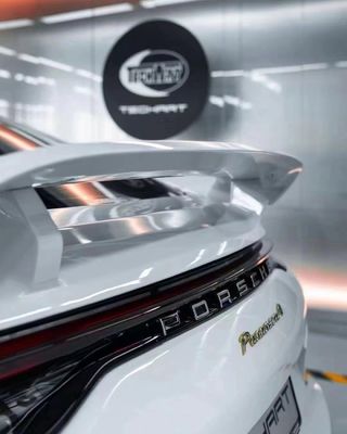 Ricambi auto per Porsche Palamela 971 Spoiler La Palamela 971 è stata aggiornata con uno spoiler in fibra di carbonio in stile Techart
