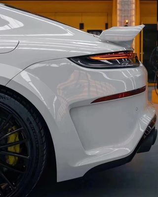 Ricambi auto per Porsche Palamela 971 Spoiler La Palamela 971 è stata aggiornata con uno spoiler in fibra di carbonio in stile Techart