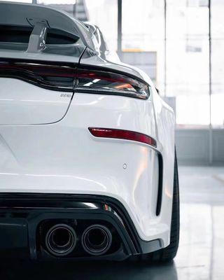 Ricambi auto per Porsche Palamela 971 Spoiler La Palamela 971 è stata aggiornata con uno spoiler in fibra di carbonio in stile Techart