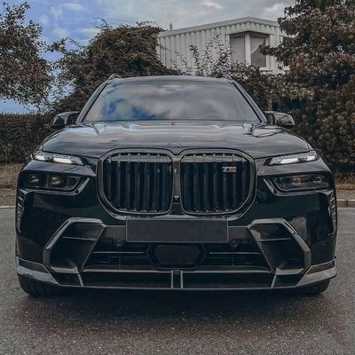 Per BMW X7 Kit corpo in fibra di carbonio X7 Kit corpo in fibra di carbonio in stile LD