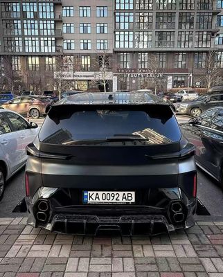 XM Bmw Wide Body Kit Fibra di carbonio Spoiler della bocca anteriore Nero Bmw Side Skirt Arco della ruota