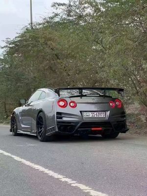Per Nissan GTR R35 Carbon Fiber Body Kit GTR Upgraded Top Style Carbon Fiber Front e Rear Bumper Side Skirt Spoilers