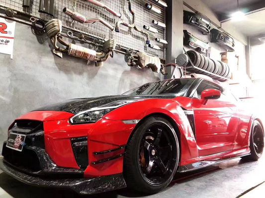 Per Nissan GTR Body Kit GTR R35 aggiorna il kit di carrozzeria in fibra di carbonio di stile VARIS