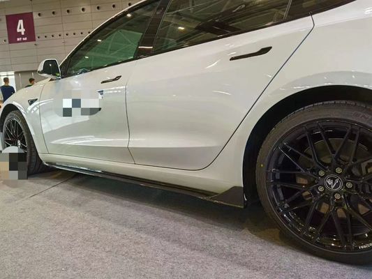 Vendiamo il kit di body upgrade per la Tesla Model 3 con spoiler del paraurti anteriore e posteriore in stile robot