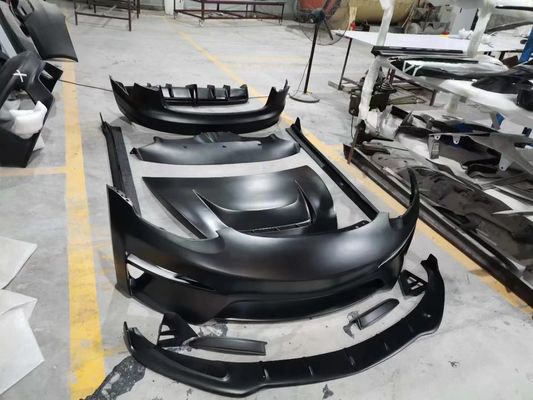 Vendiamo il kit di body upgrade per la Tesla Model 3 con spoiler del paraurti anteriore e posteriore in stile robot