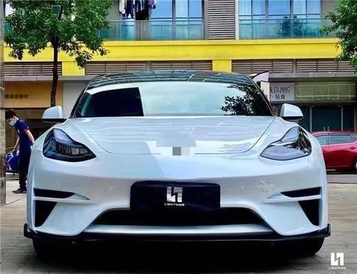 Vendiamo il kit di body upgrade per la Tesla Model 3 con spoiler del paraurti anteriore e posteriore in stile robot
