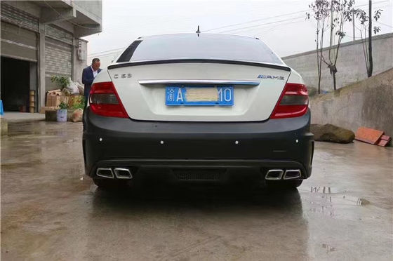Per Mercedes W204 C63 Body Kit W204 Serie nera aggiornata stile anteriore e posteriore coprifuoco coprifuoco widebody Kit